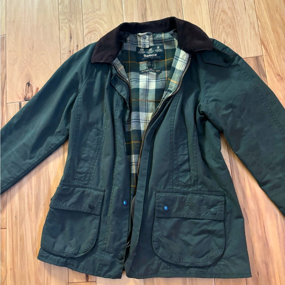 Barbour Beadnell wax jacket size 4 in the color sage